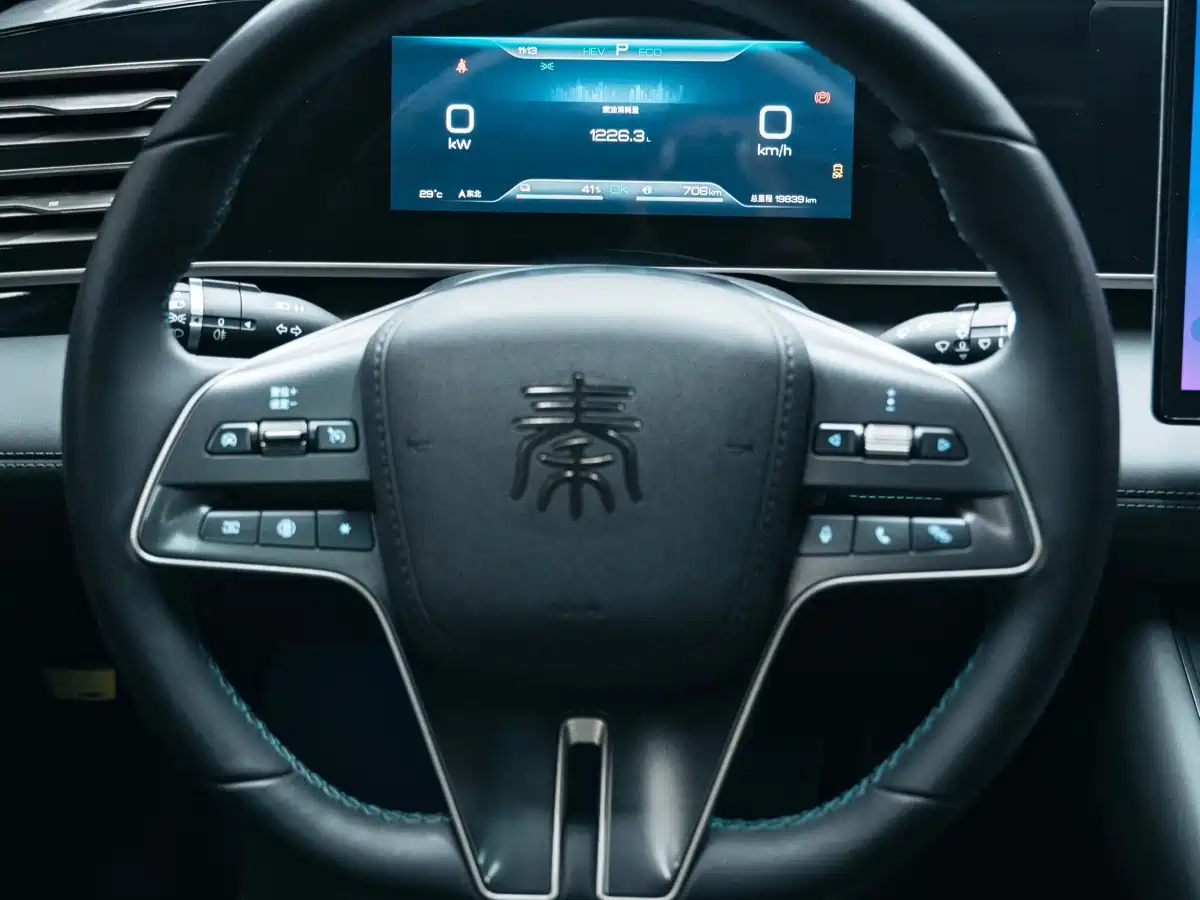 BYD Qin L 2025 DM-i Smart Drive Edition 120KM Leading фото 13