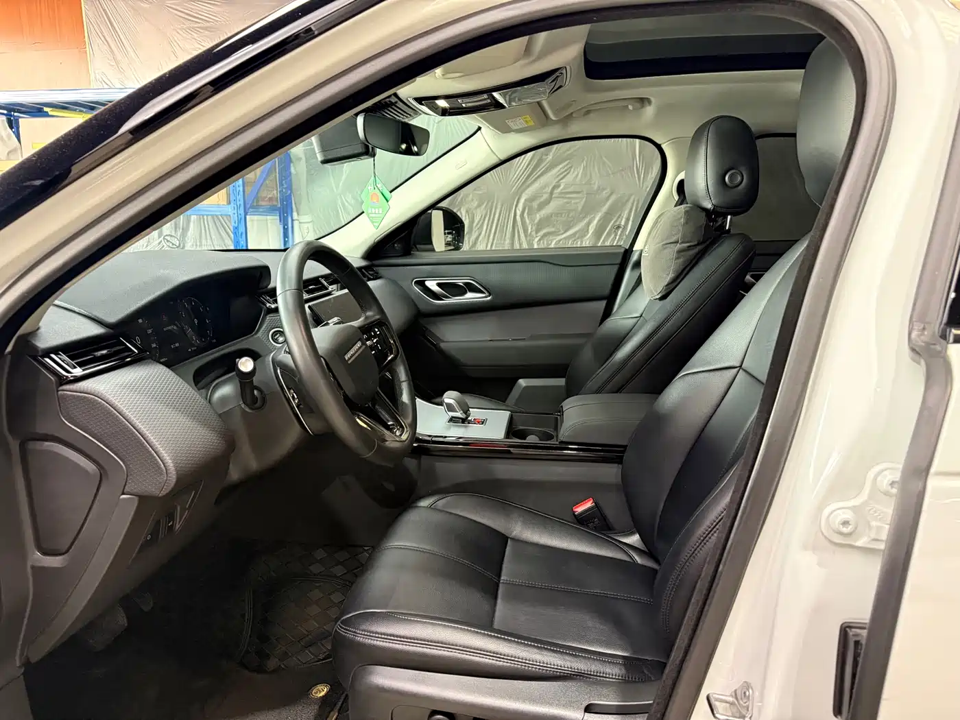Land Rover Range Rover Velar 2024 S фото 4