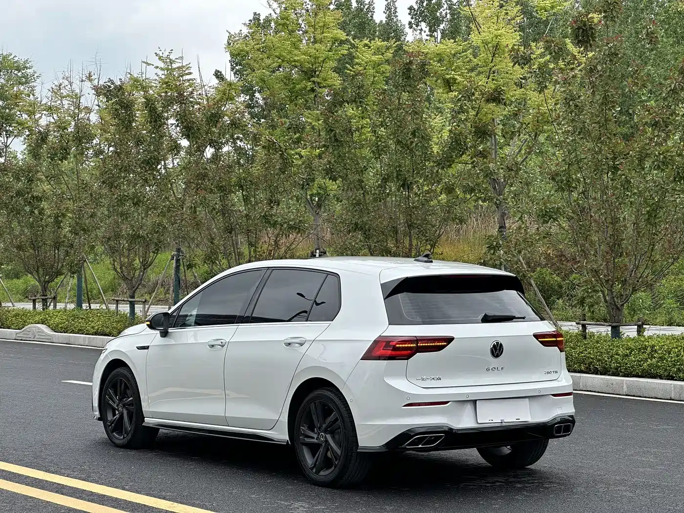 Volkswagen Golf 2023 280TSI DSG R-Line Lite фото 19