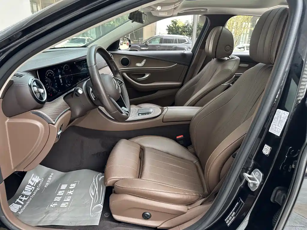 Фото 9 - Mercedes-Benz E-Class