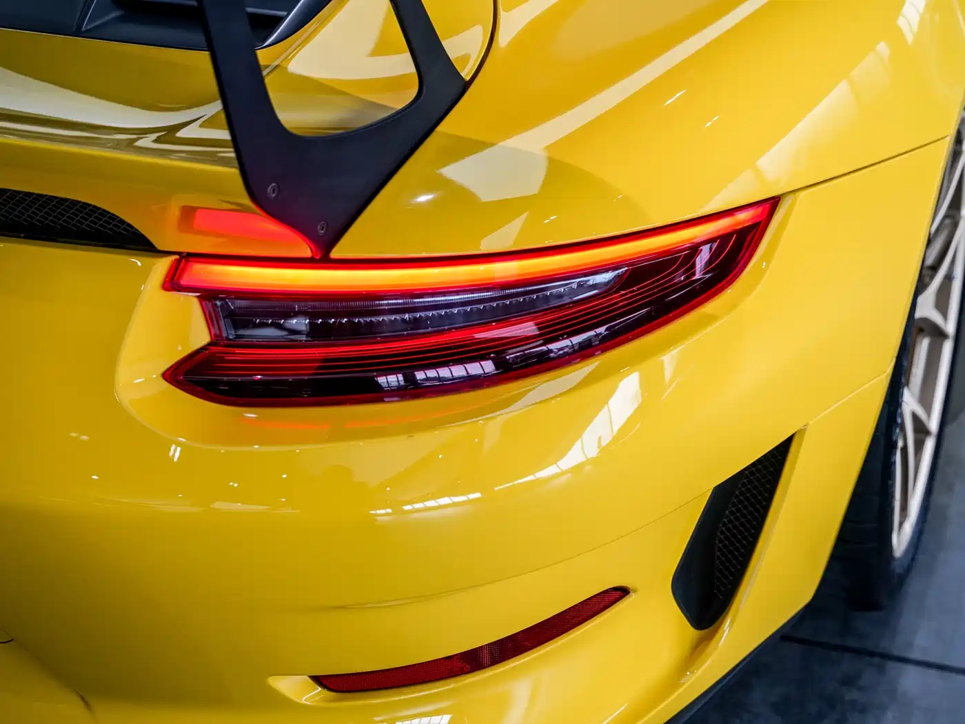 Porsche 911 2018 GT3 RS 4.0L фото 20