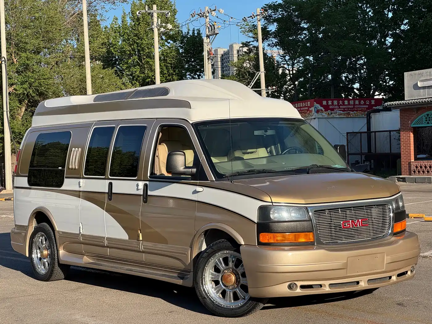 GMC Savana 2010 2011 6.0L Business Star 10-seater