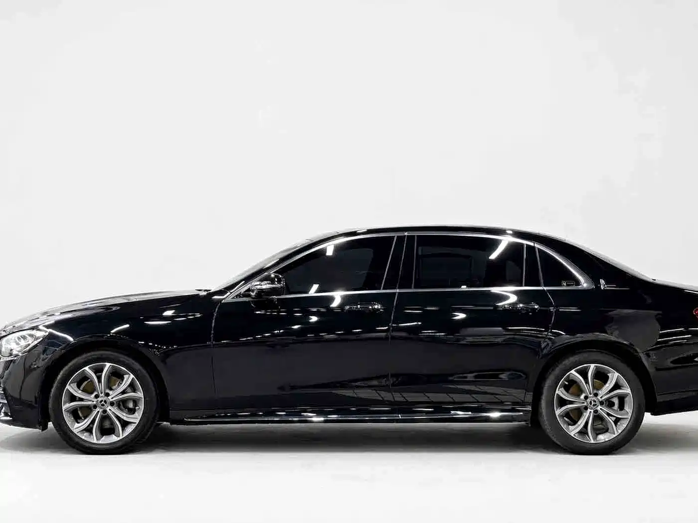 Фото 4 - Mercedes-Benz E-Class