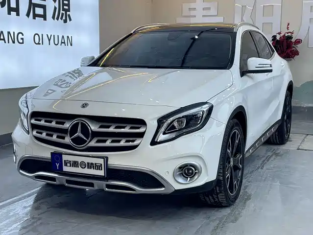 MERCEDES-BENZ GLA
