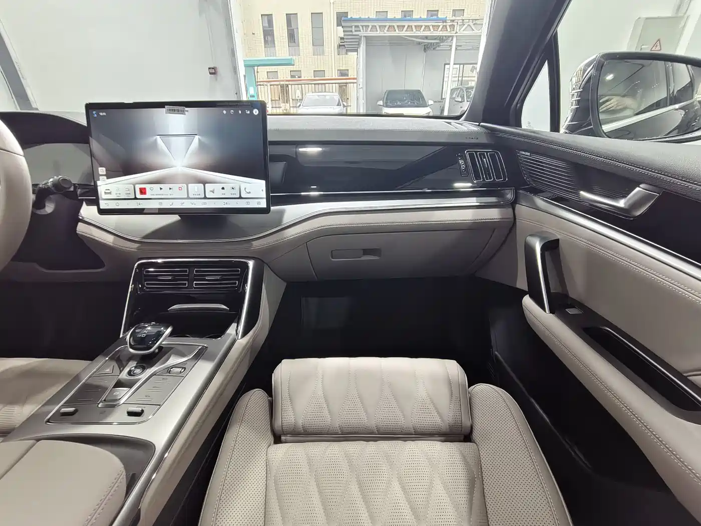 BYD Tang New Energy 2025 Smart Driving Edition DM-i 115KM Flagship фото 15