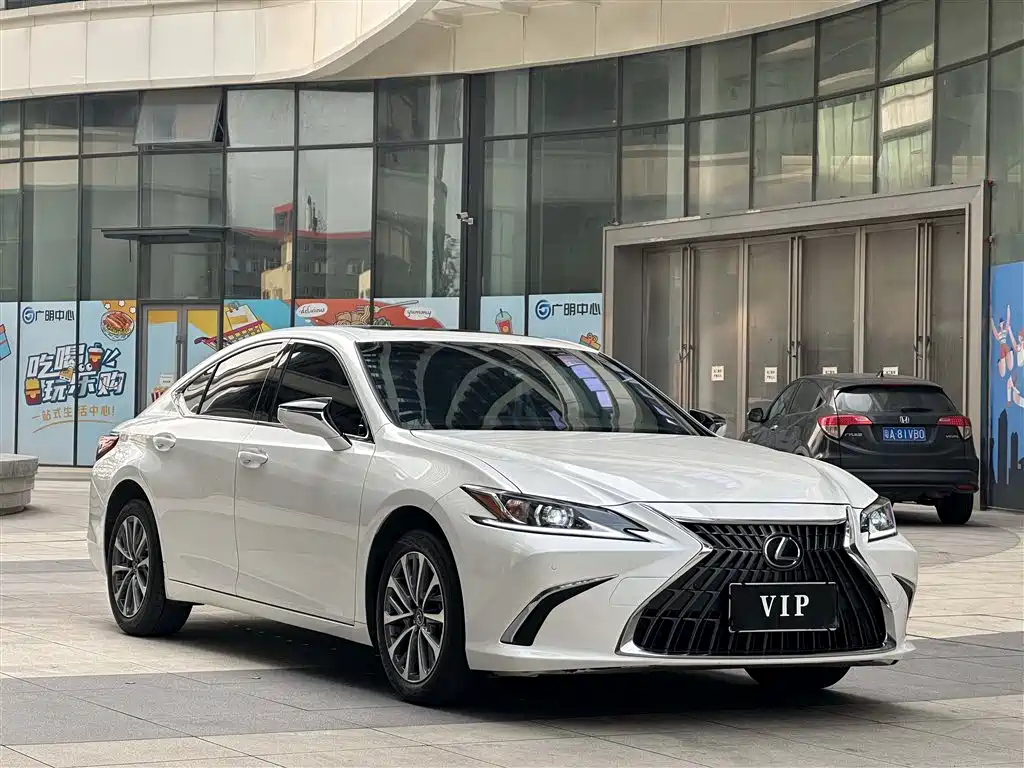 Lexus ES 2022 200 Excellence Edition фото 3