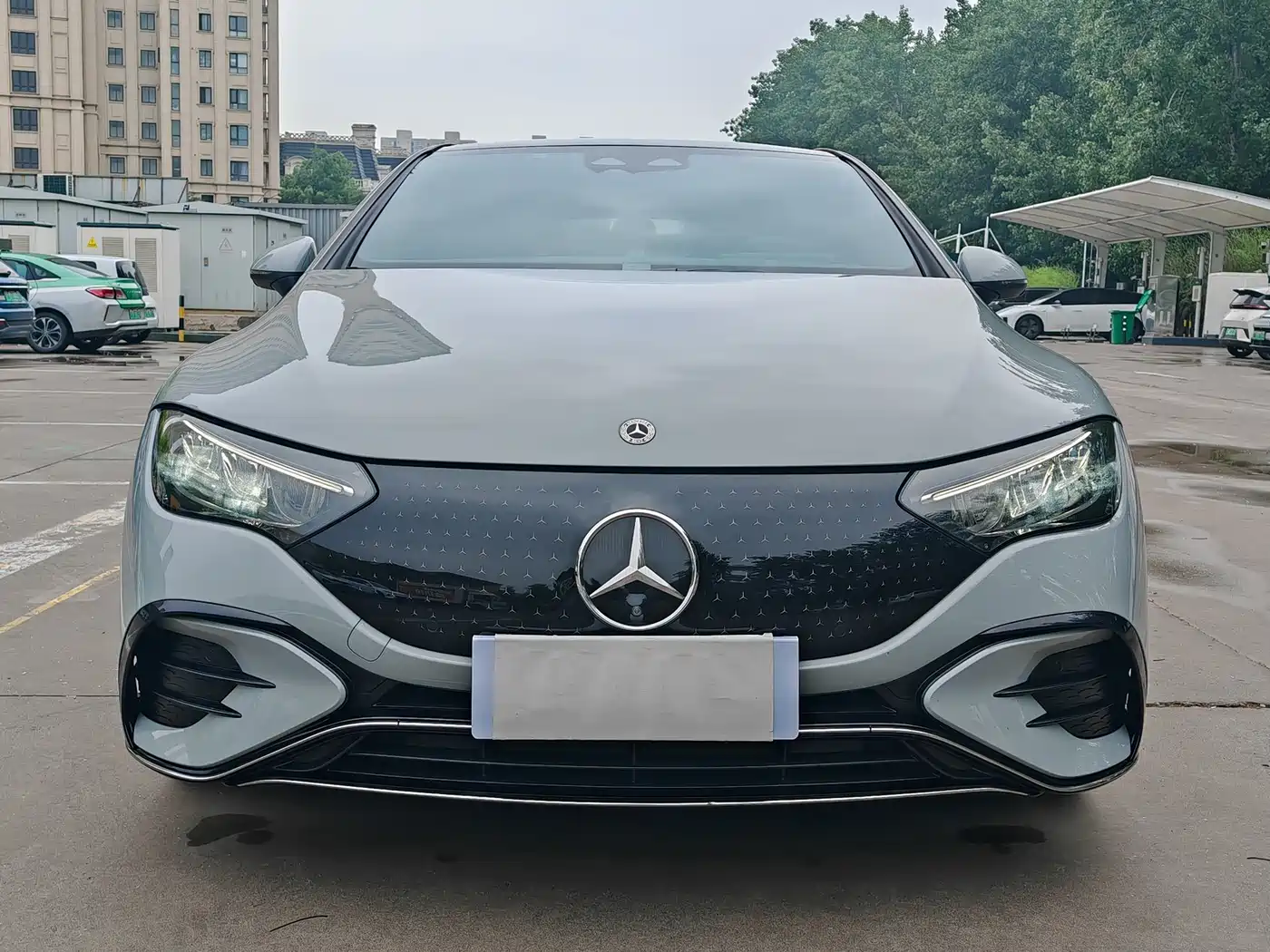 Mercedes-Benz EQE 2022 350 Luxury Edition фото 3