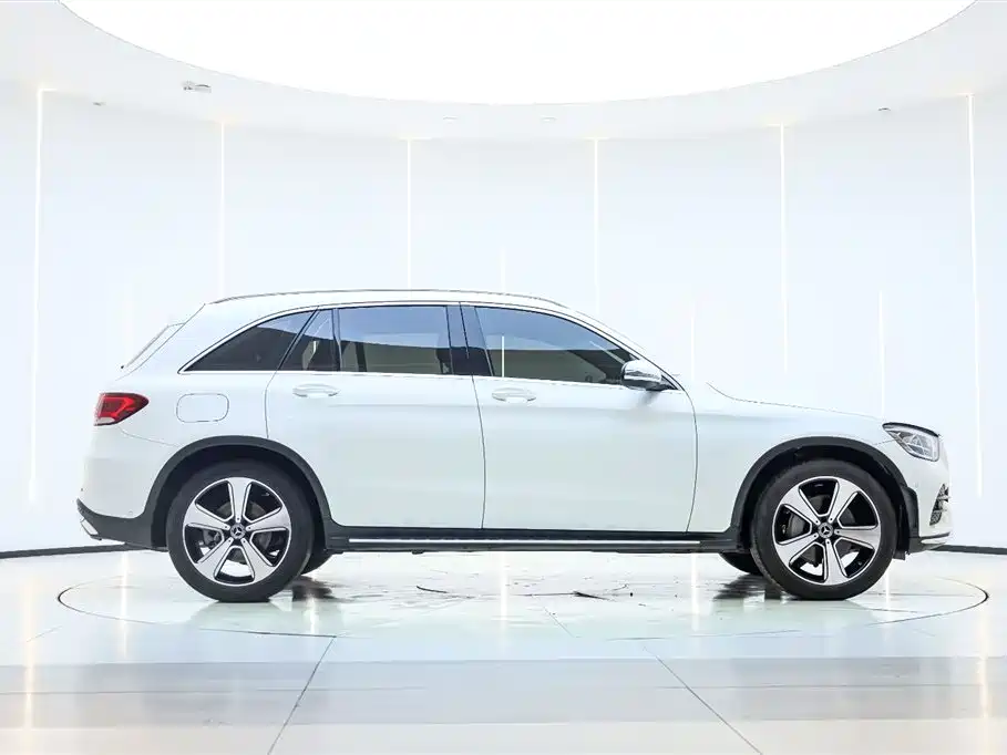Mercedes-Benz GLC 2022 Facelift GLC 300 L 4MATIC Dynamic Collector's Edition фото 4