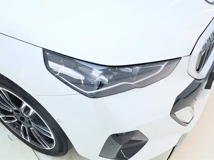 BMW 5 Series 2024 530Li Leading M Sport Package фото 9