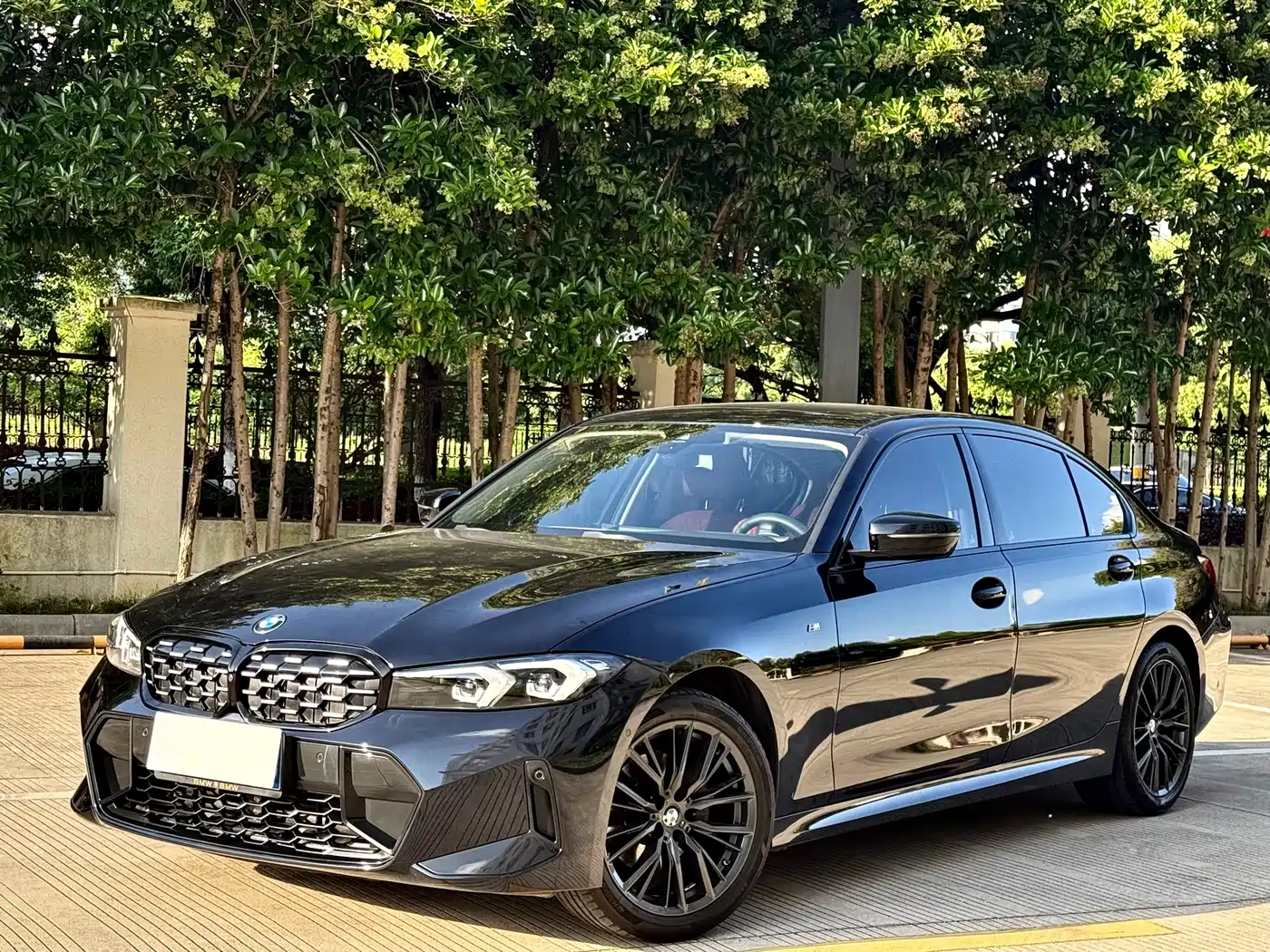 BMW 3 Series 2023 325Li M Sport Black Night Package