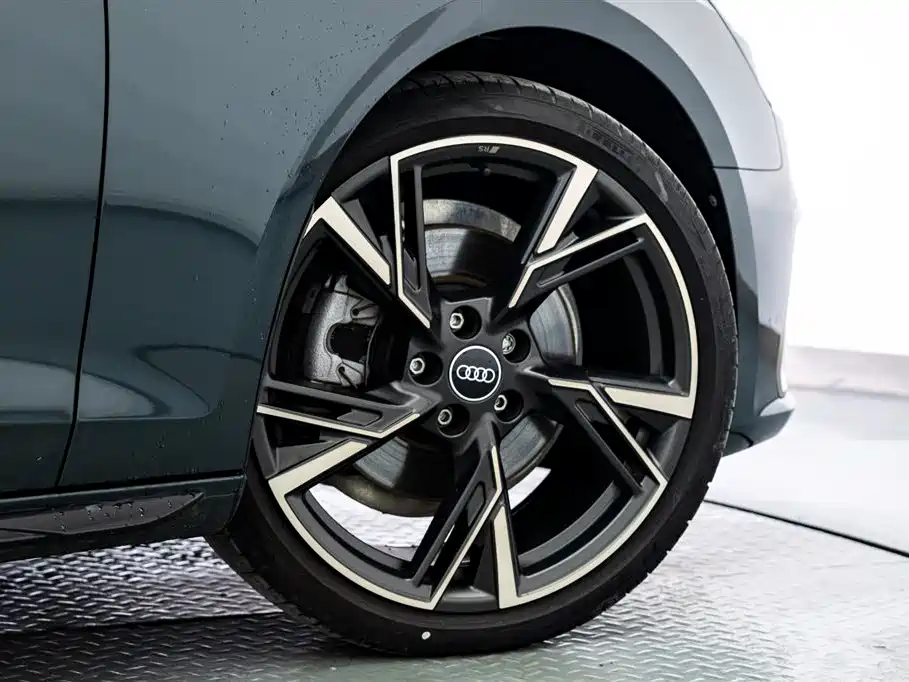 Audi A4L 2024 40 TFSI quattro RS Kit Speed Edition фото 18