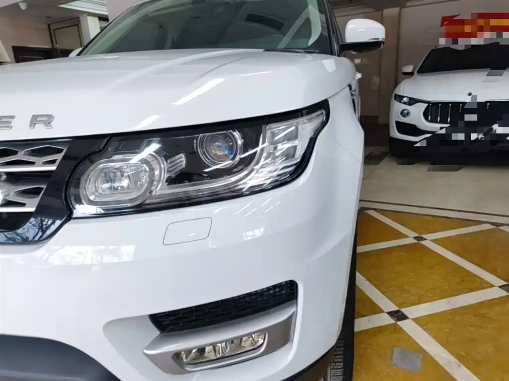 Land Rover Range Rover Sport 2015 3.0 SDV6 HSE фото 24