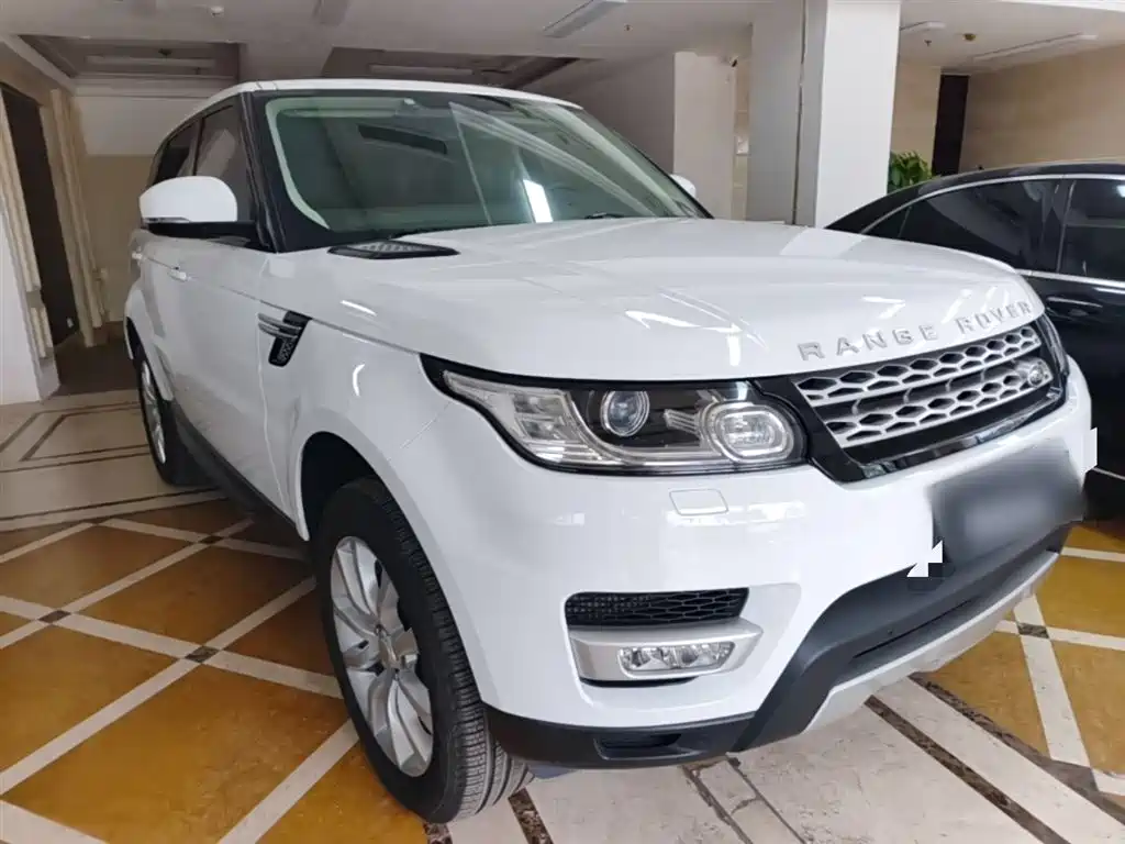 Land Rover Range Rover Sport 2015 3.0 SDV6 HSE фото 4