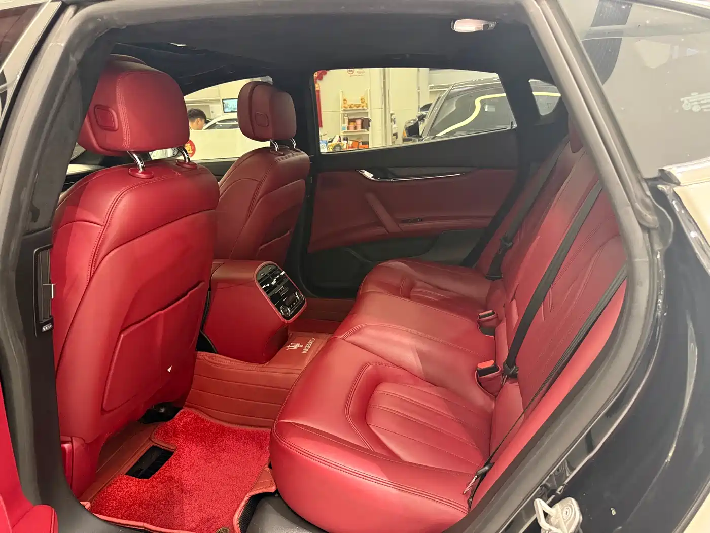 Фото 11 - Maserati Quattroporte