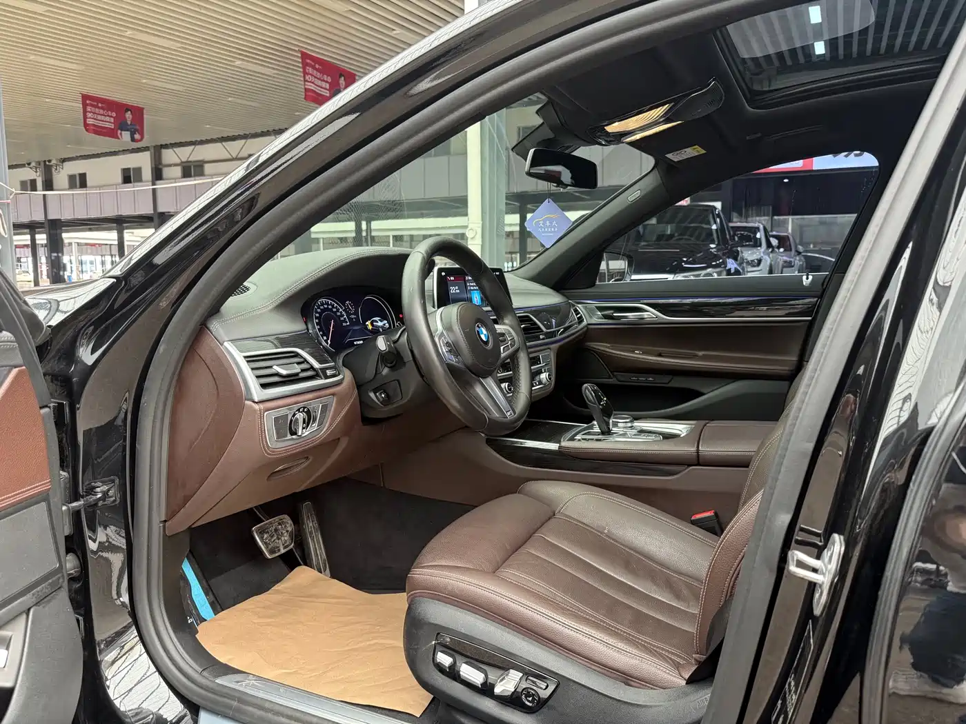 BMW 7 Series 2018 730Li Leading Type M Sport Package фото 13