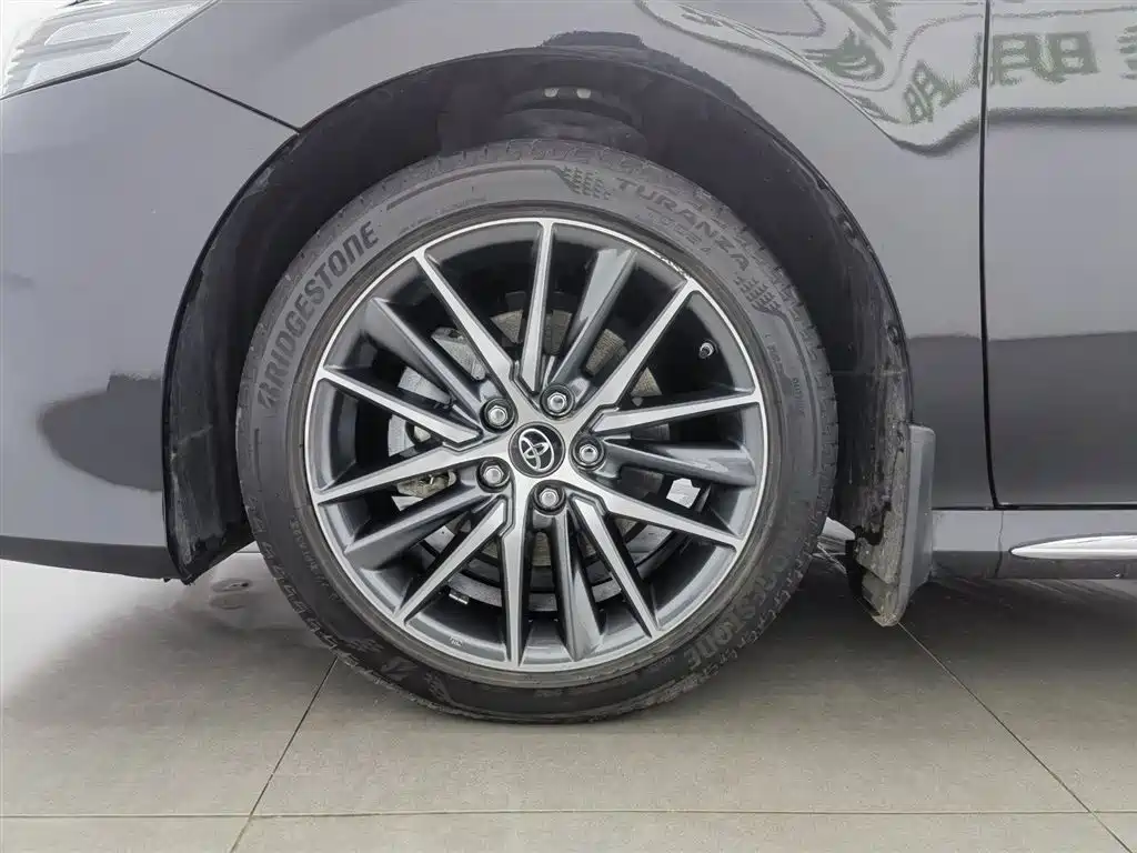 Toyota Camry 2023 Hybrid 2.5HG Luxury Edition фото 17