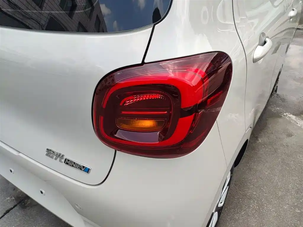 Фото 8 - Wuling Motors Hongguang MINIEV