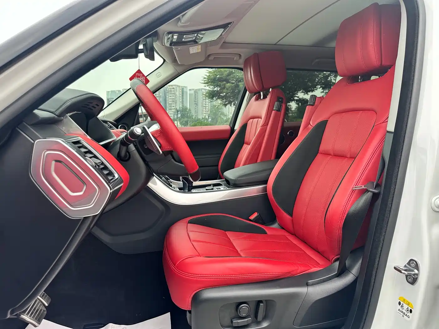 Land Rover Range Rover Sport 2021 3.0 L6 Gloss Black Edition фото 12