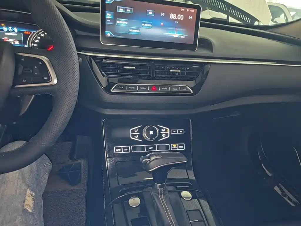 Hongqi H5 2018 2018 30TD Smart Connect Agile Edition