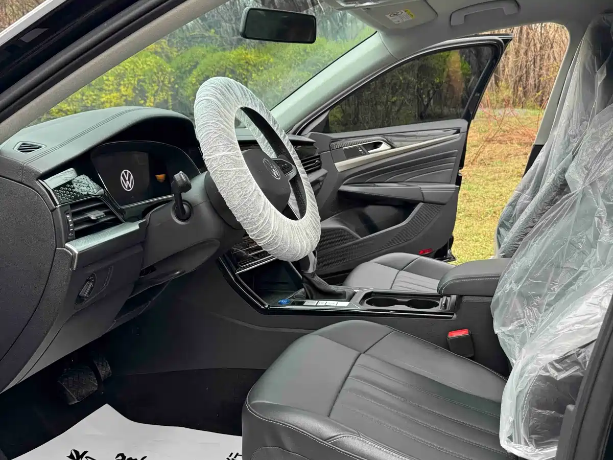 Volkswagen Passat 2024 280TSI Business Edition фото 8