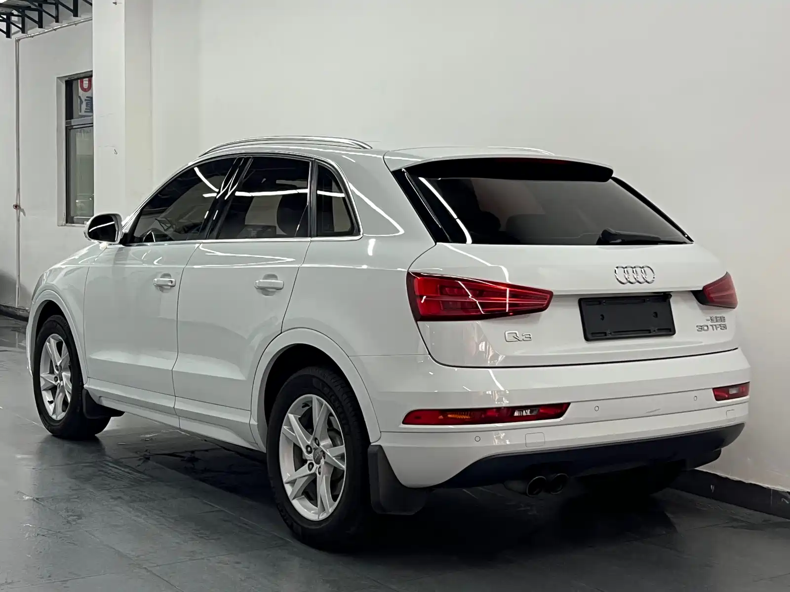 Фото 4 - Audi Q3