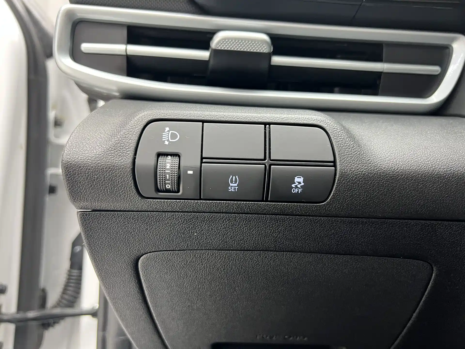 Фото 9 - Hyundai Elantra