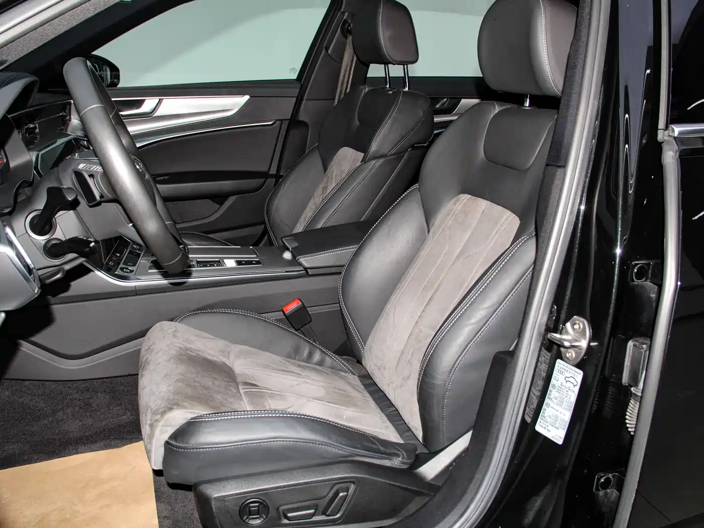 Audi A6L 2021 40 TFSI Luxury Sport фото 6
