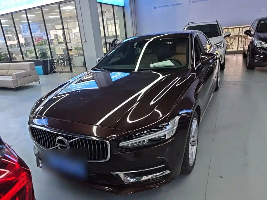 Photo 3 - Volvo S90