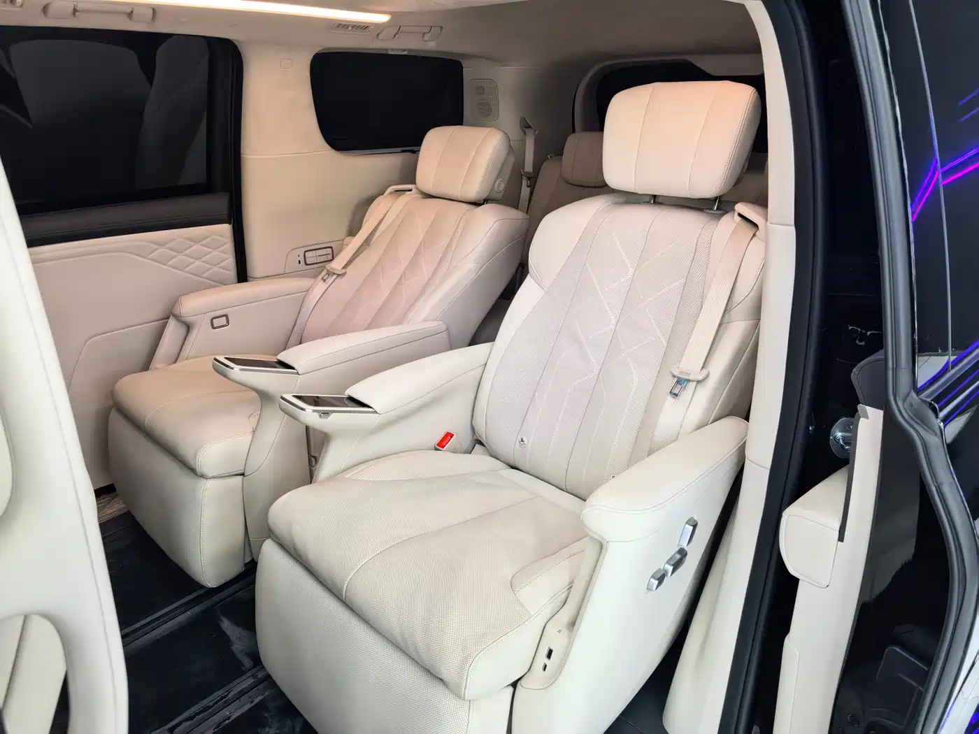 Buick Zhijing Shijia 2026 Model PHEV Base Version фото 9