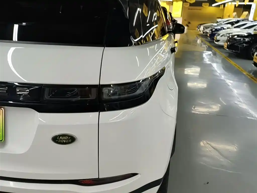 Land Rover Range Rover Evoque New Energy 2021 Range Rover Evoque L P300e Luxury фото 8