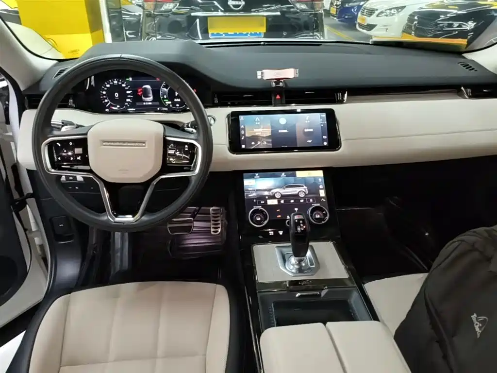 Land Rover Range Rover Evoque New Energy 2021 Range Rover Evoque L P300e Luxury фото 10
