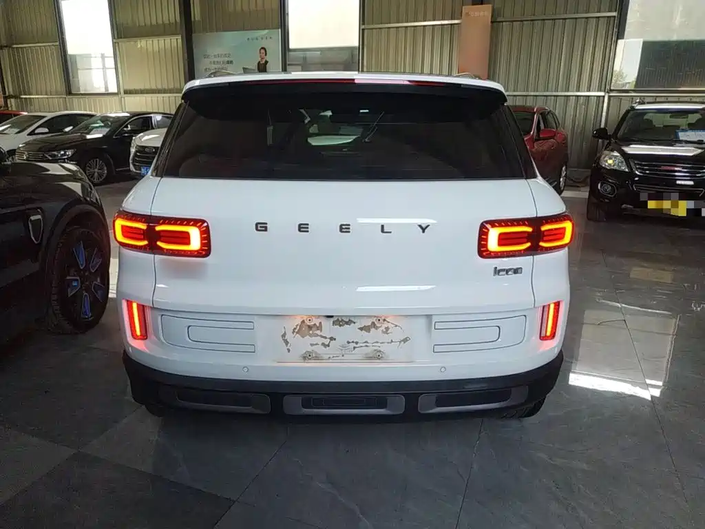 Фото 4 - Geely ICON