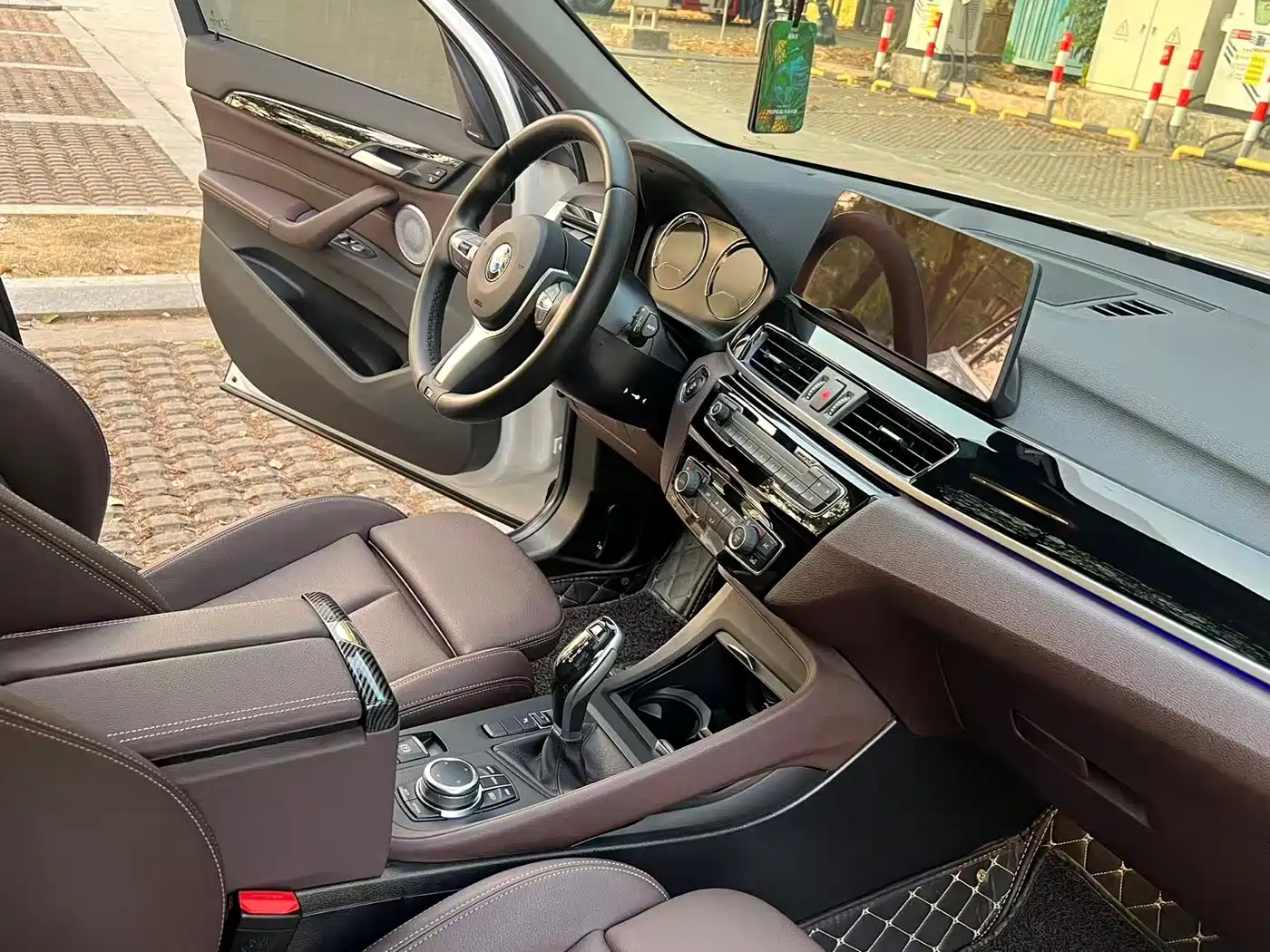 BMW X1 2022 sDrive25Li Leading фото 14