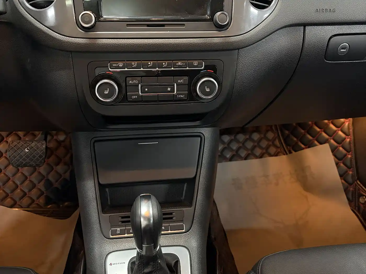 Volkswagen Tiguan 2015 2.0TSI Comfort Edition фото 9