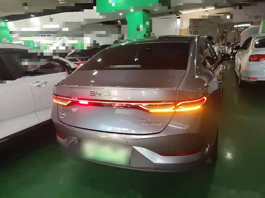 BYD Qin PLUS 2025 DM-i Smart Drive 55KM Leader фото 6