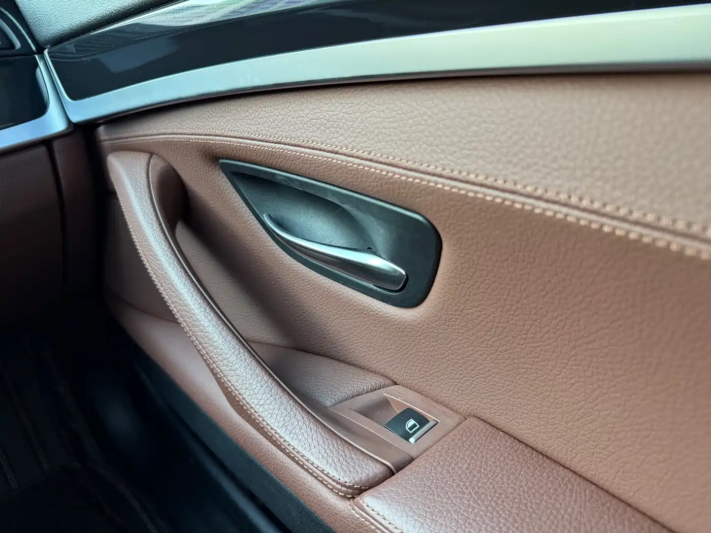 BMW 5 Series 2017 520Li Classic Edition фото 14