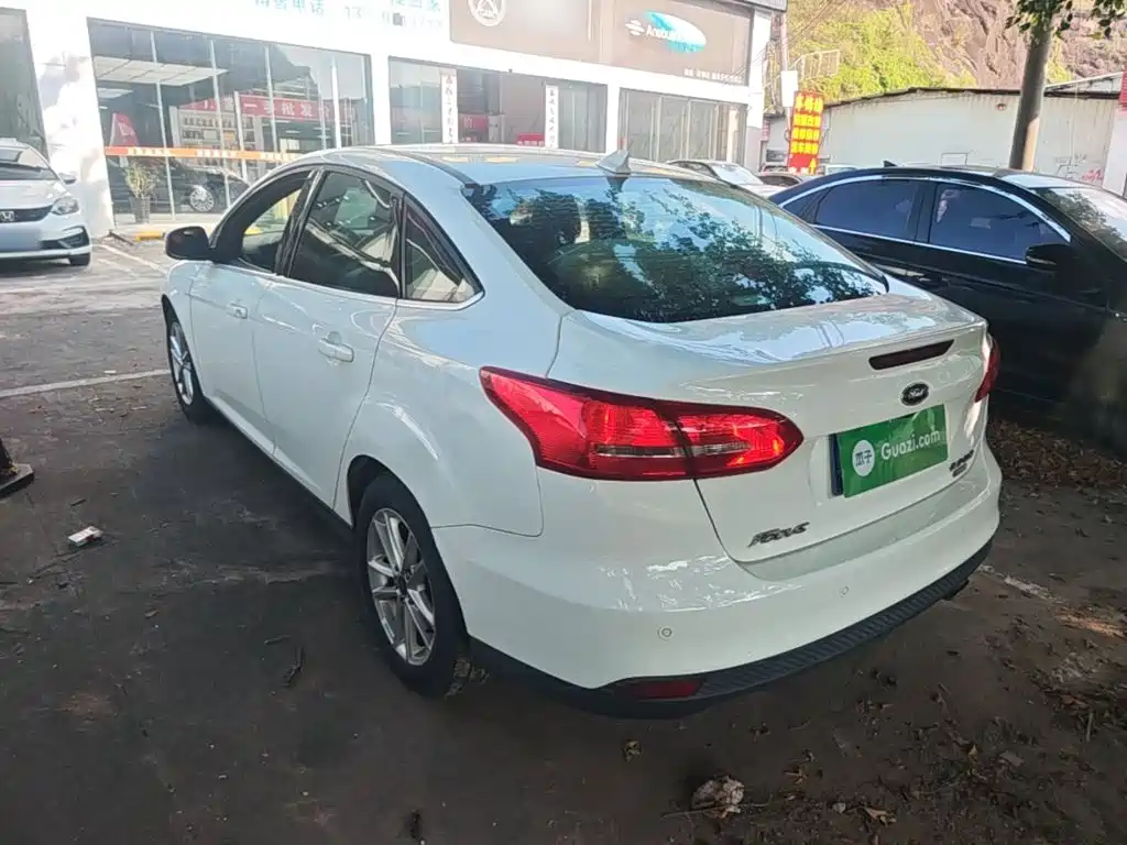 Фото 5 - Ford Focus