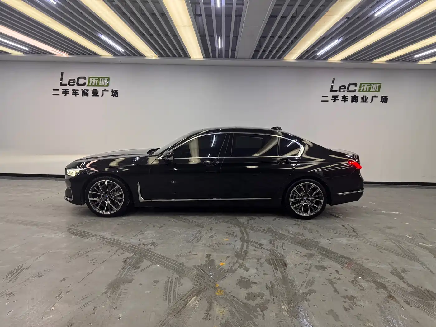 BMW 7 Series 2021 Model 740Li Leading Luxury Package фото 7