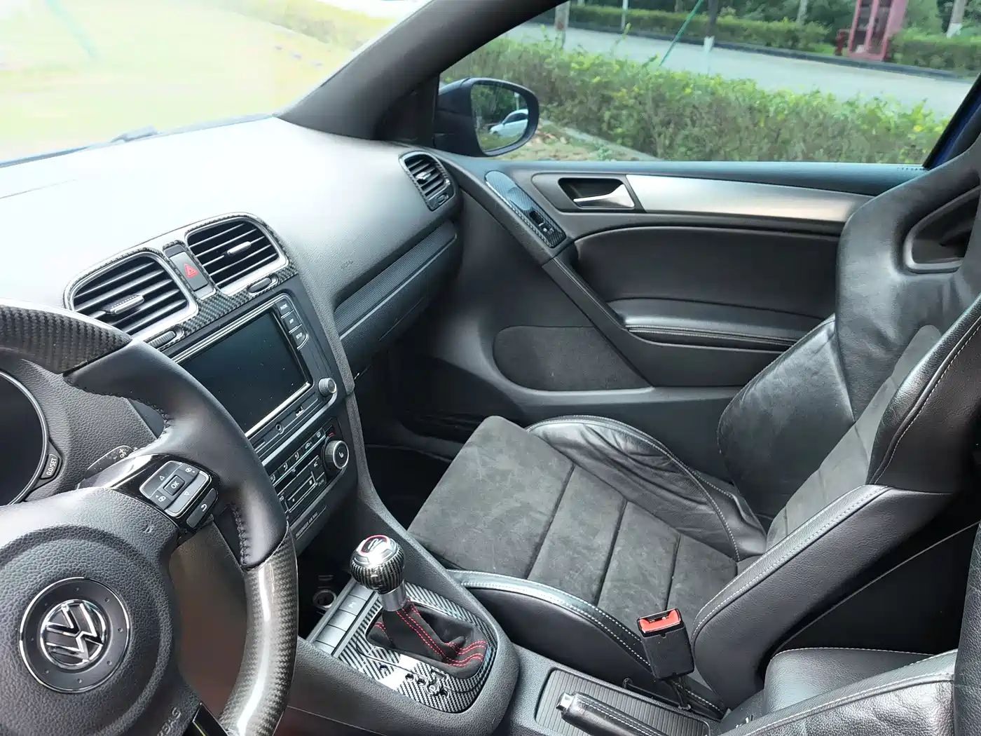 Volkswagen Golf (Import) 2011 2.0TSI R фото 32