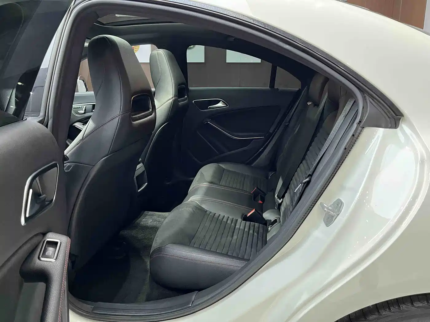 Mercedes-Benz CLA (Import) 2017 CLA 220 4MATIC фото 13