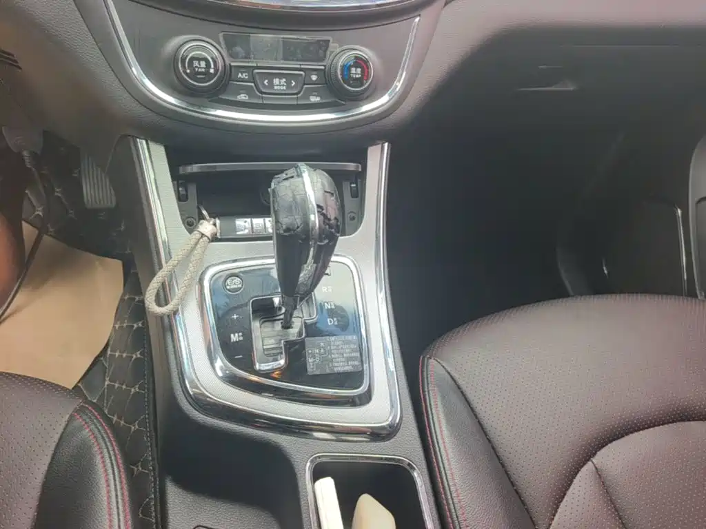 Baojun 560 2017 2016 1.8L iAMT Luxury