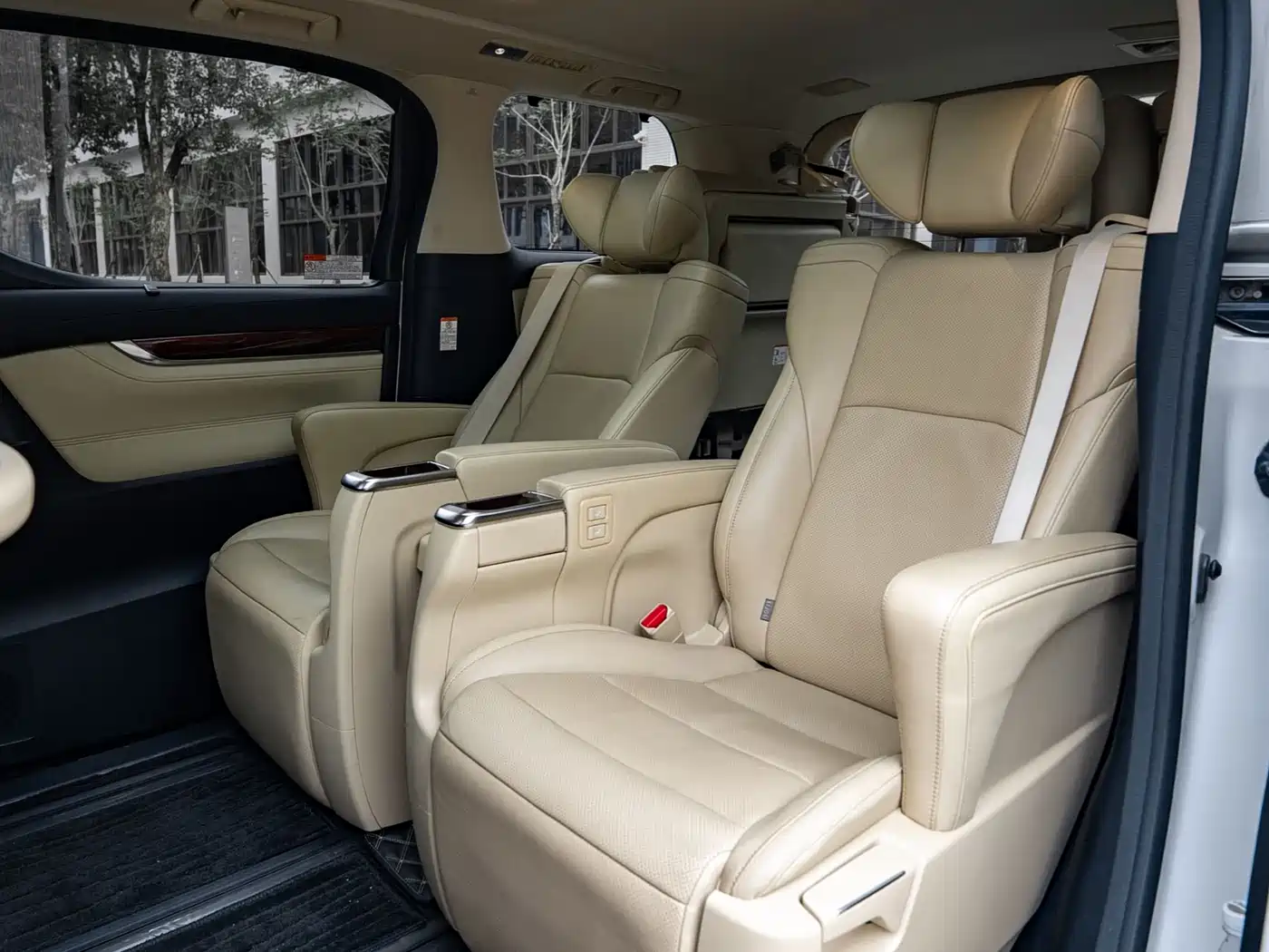 Toyota Alphard 2015 3.5L Luxury Edition фото 7