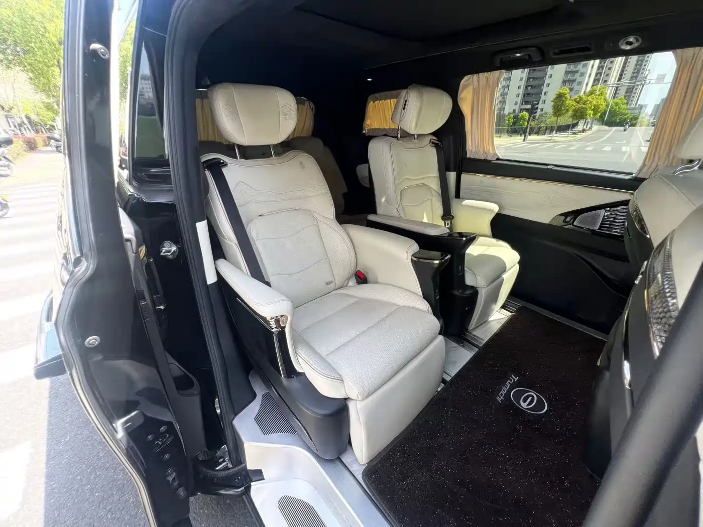 GAC Trumpchi Trumpchi M8 2023 Model Master Series 400T Flagship Edition фото 8