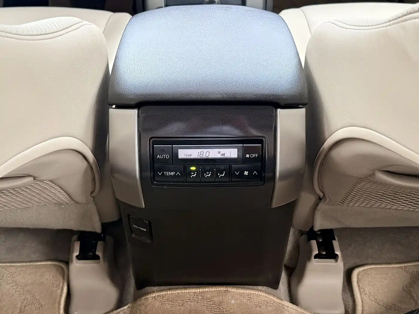 Toyota Prado 2010 4.0L Automatic TX-L фото 18