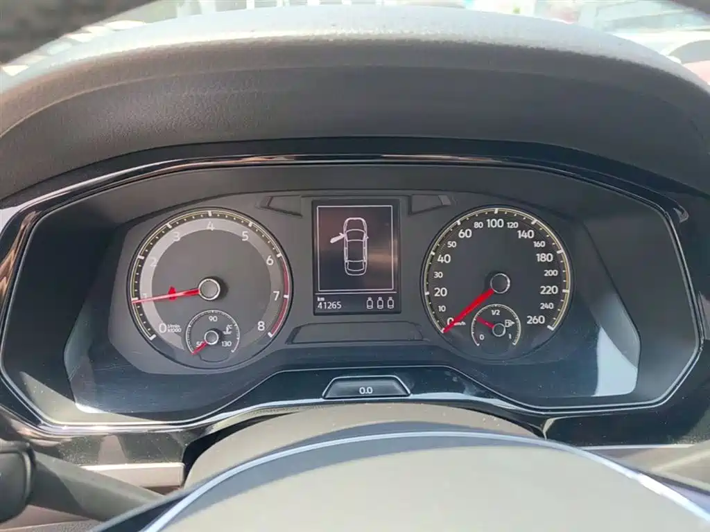 VOLKSWAGEN BORA
