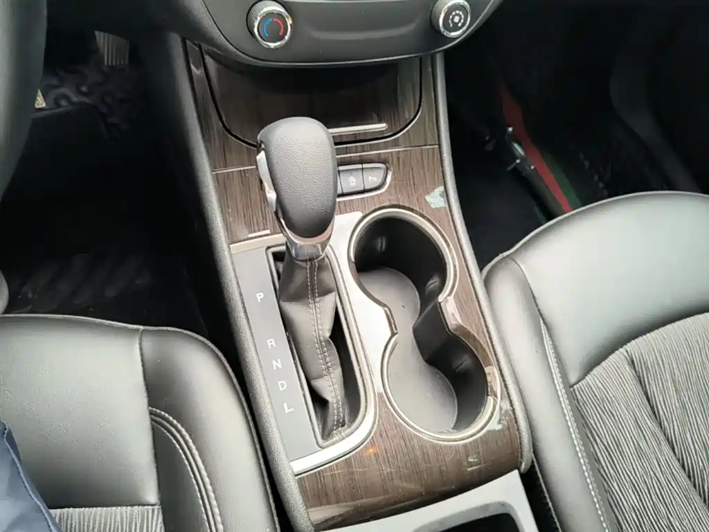 Buick Verano 2018 Sedan 20T Dual Clutch Leading фото 14