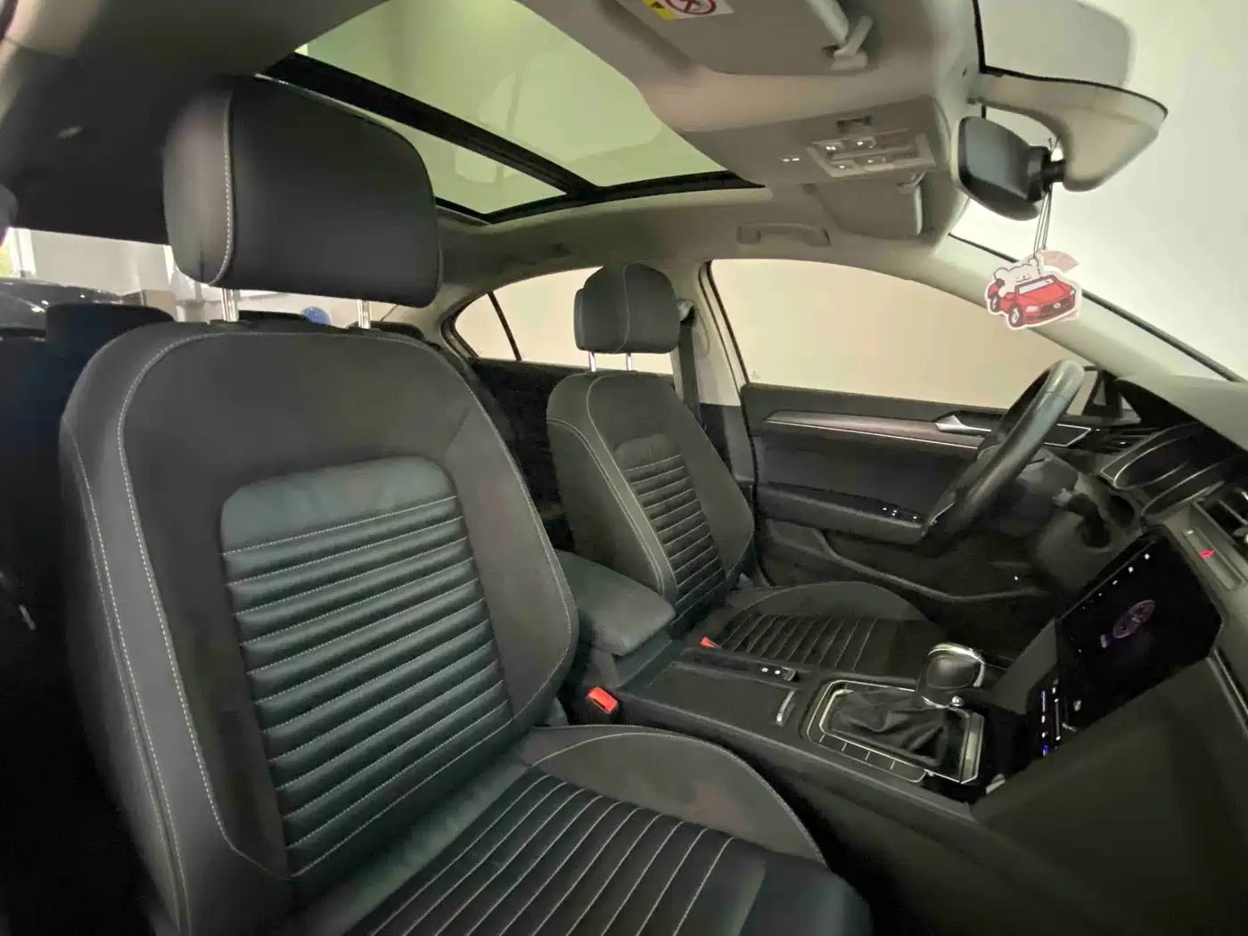 Volkswagen Magotan 2020 330TSI DSG Leading фото 29