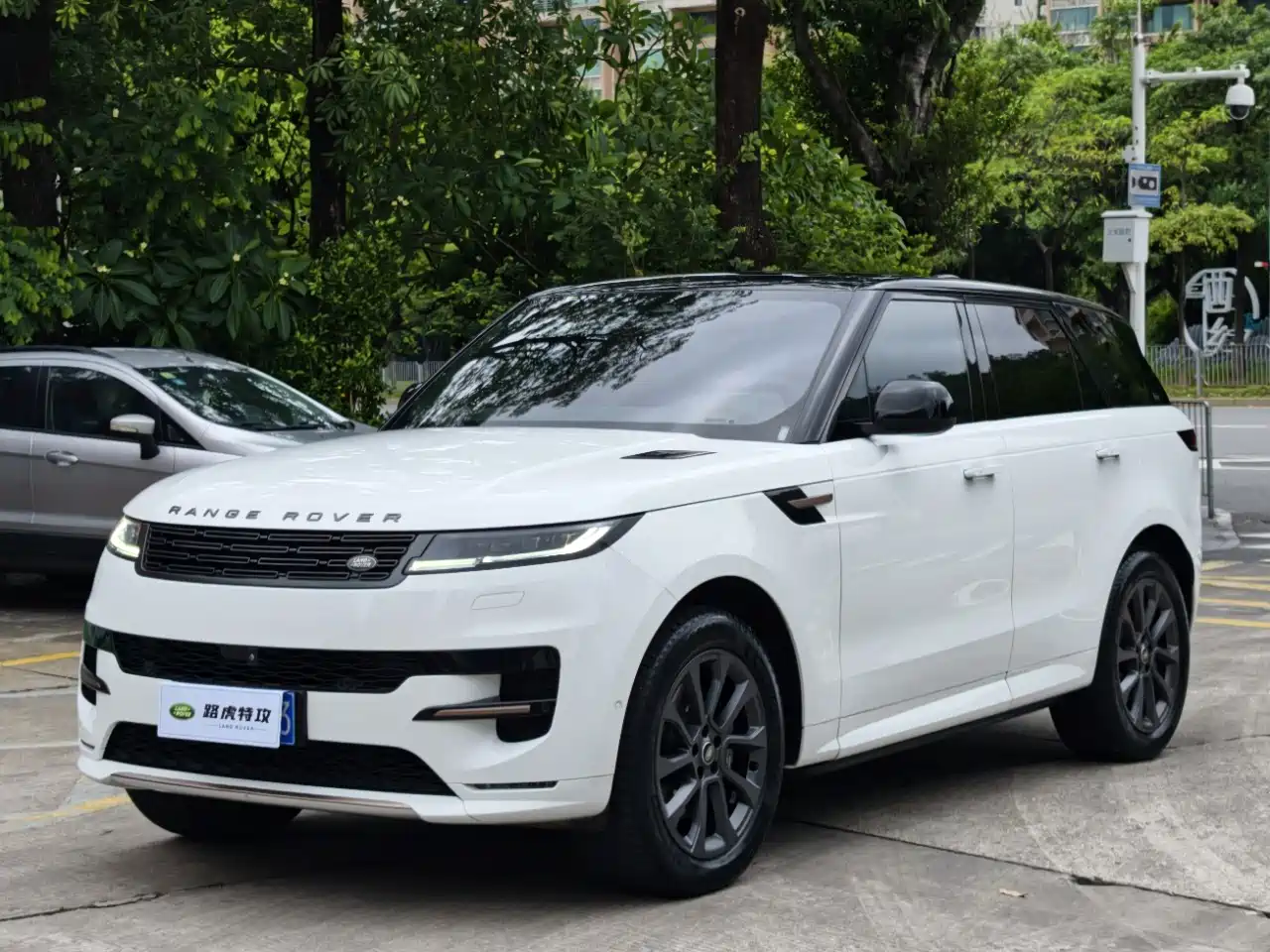Land Rover Range Rover Sport 2023 400PS Dynamic SE