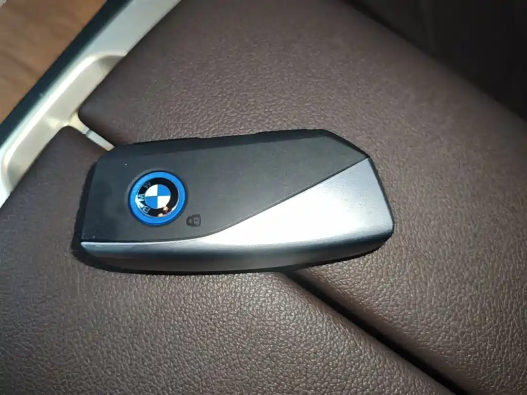 BMW iX 2022 xDrive40 фото 9