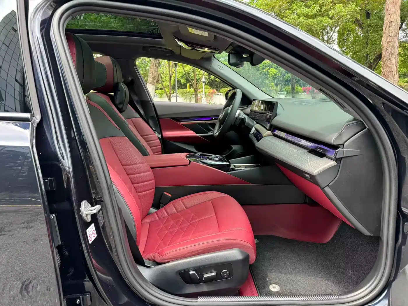 BMW 5 Series 2024 530Li Premium M Sport Package фото 5